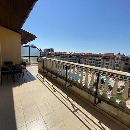 Apartment With Pool View In Royal Sun