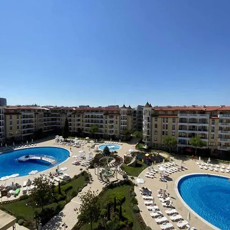 Apartment With Pool View In Royal Sun *