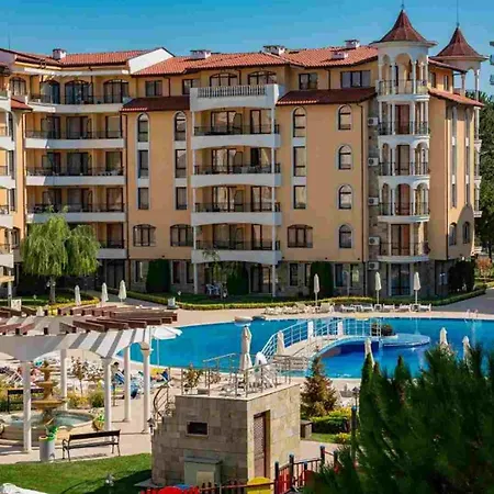 Apartment With Pool View In Royal Sun *